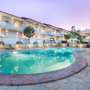 https://nikiforos-village.hotelschalkidiki.net